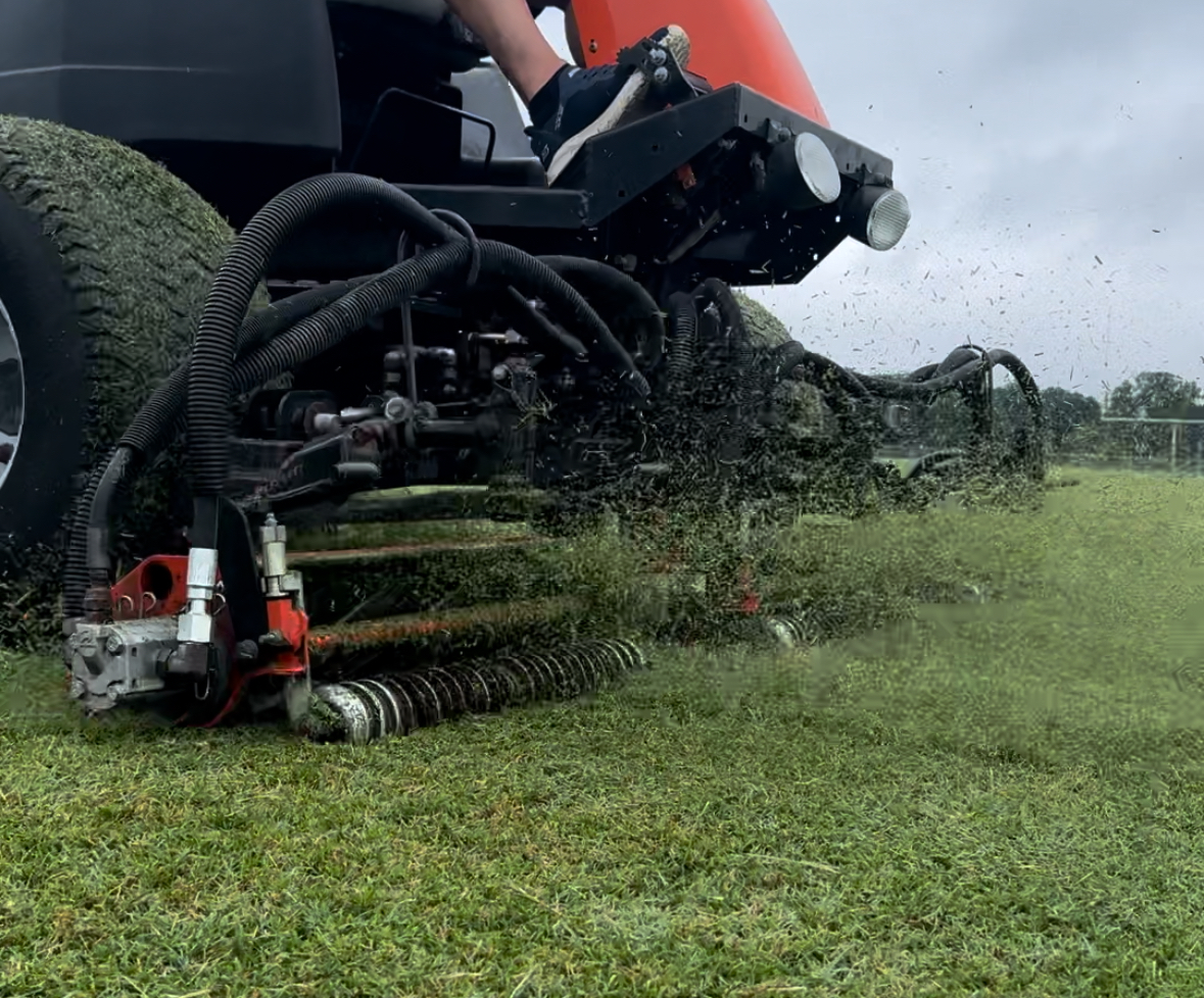 Jacobsen Reels Mowing